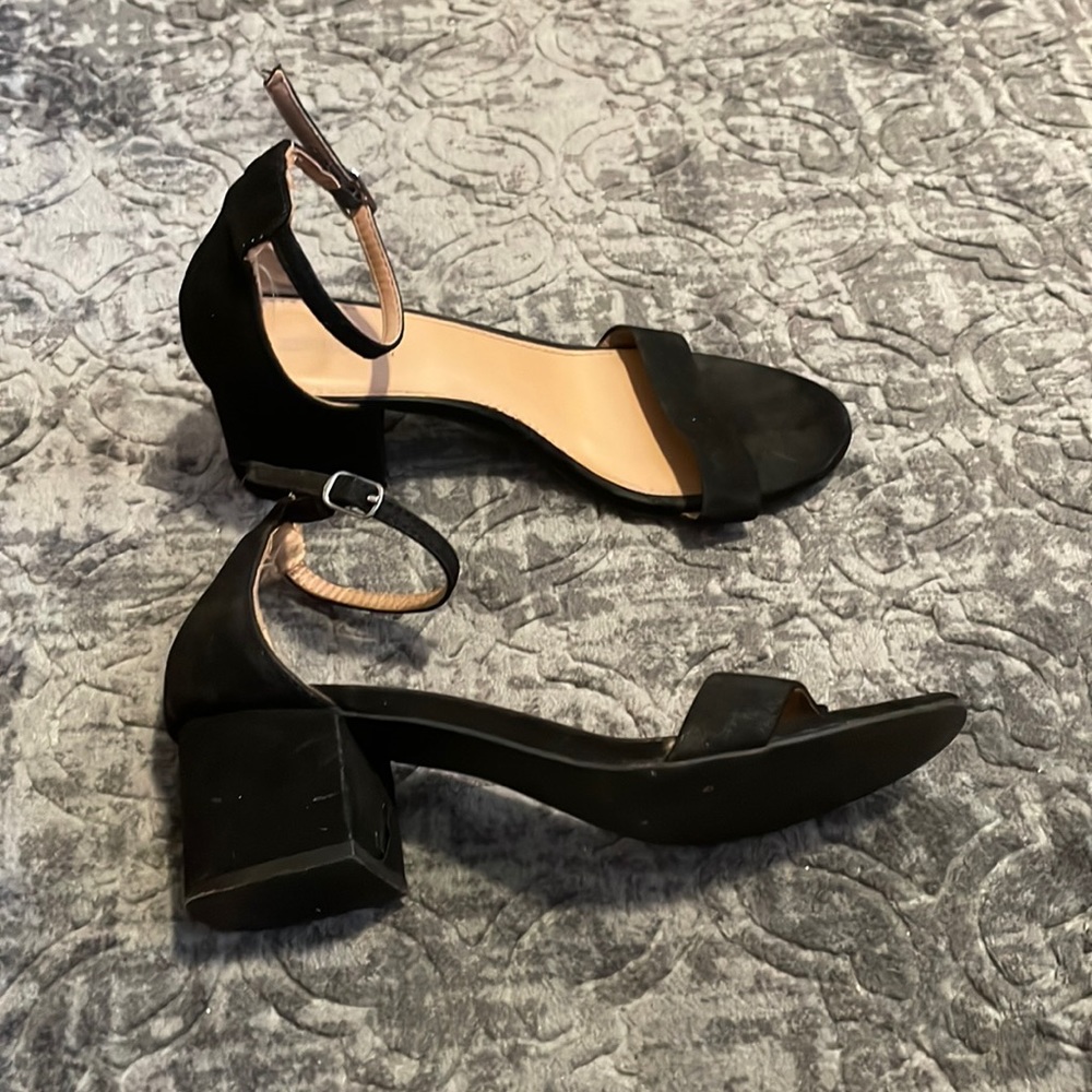 Merona black small block heels